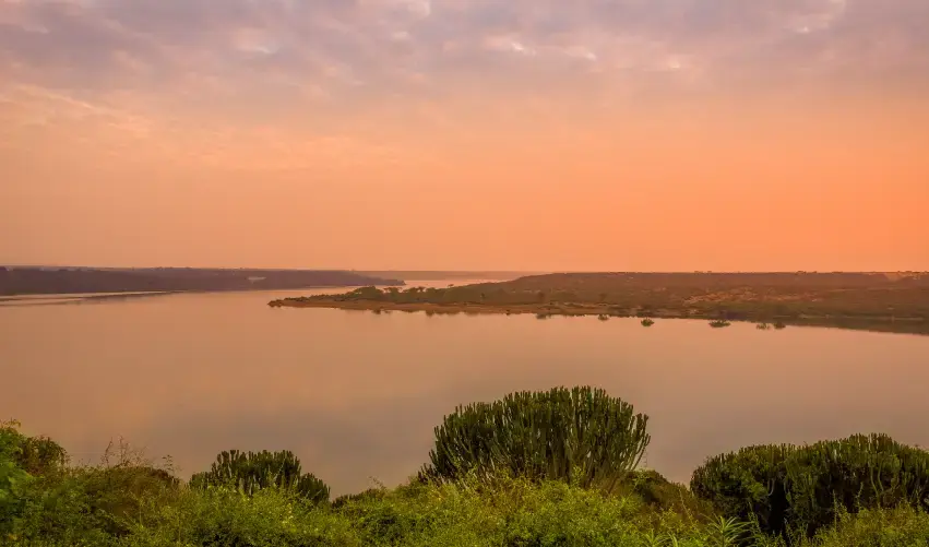 Viaje grandes-lagos-y-safari-de-gorilas-en-uganda-express